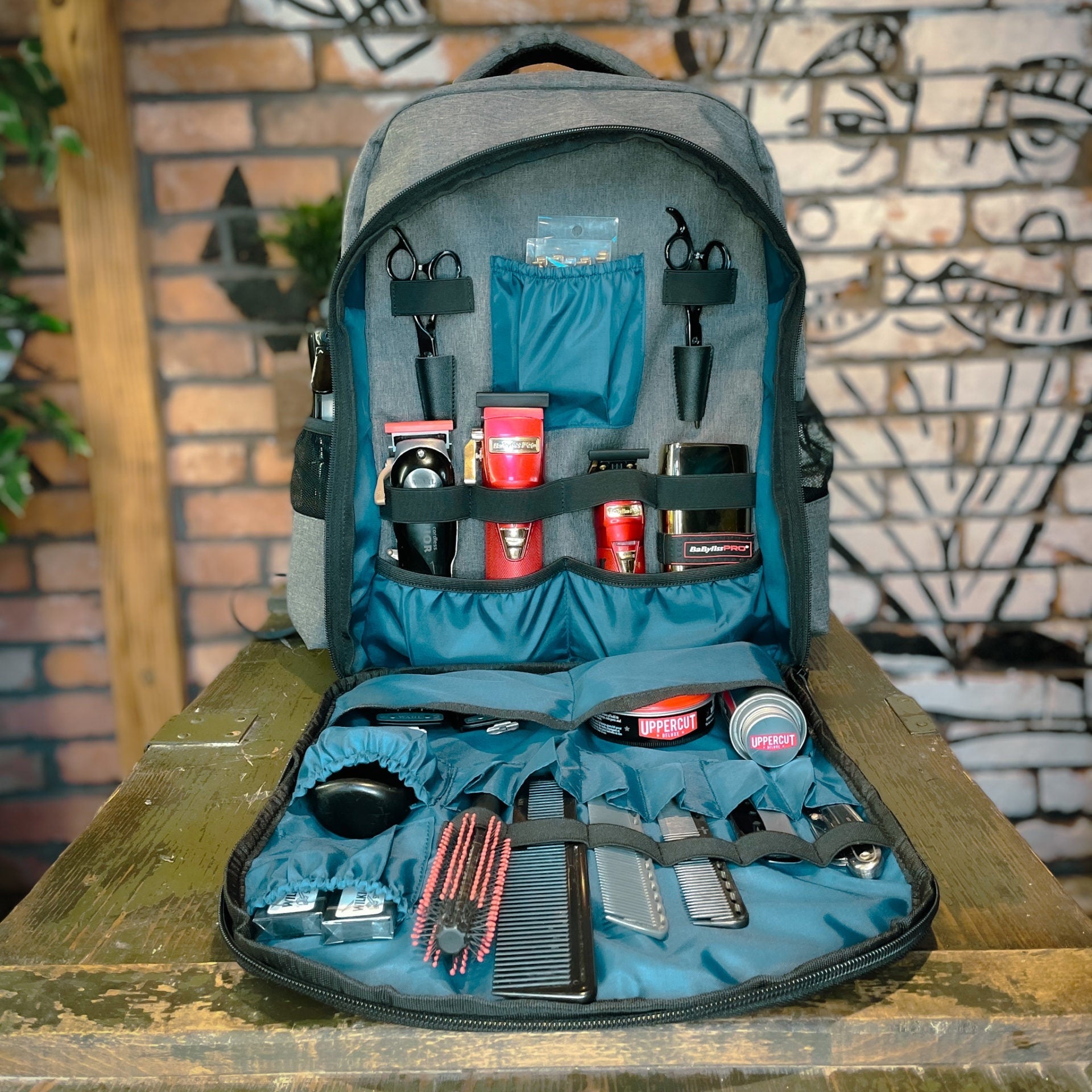 Dead Horse Barber Backpack (gray exterior-black interior)